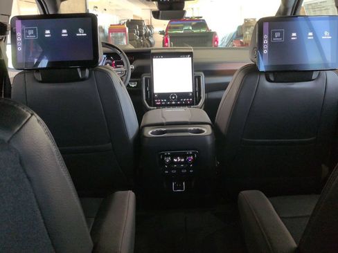 New 2026 GMC Yukon Denali w/ Denali Reserve Package AWD/4WD image 28