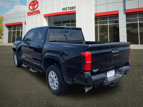 Used 2024 Toyota Tacoma SR5 AWD/4WD image 5