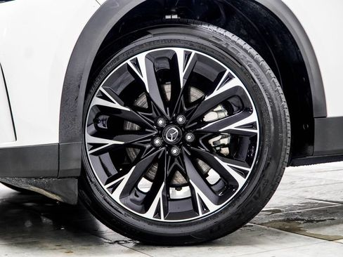 Used 2024 MAZDA CX-90 Plug-In Hybrid w/ Premium Plus AWD/4WD image 6