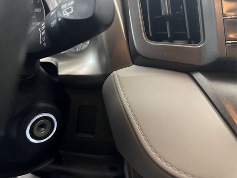 Used 2015 Toyota RAV4 LE FWD image 32
