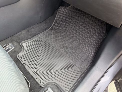 Used 2021 Toyota RAV4 LE image 18