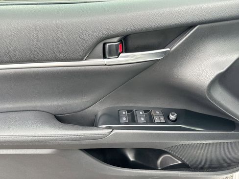Used 2020 Toyota Camry XSE image 21