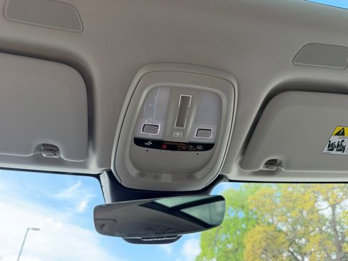 Certified 2024 Volvo XC60 B5 Ultimate image 23