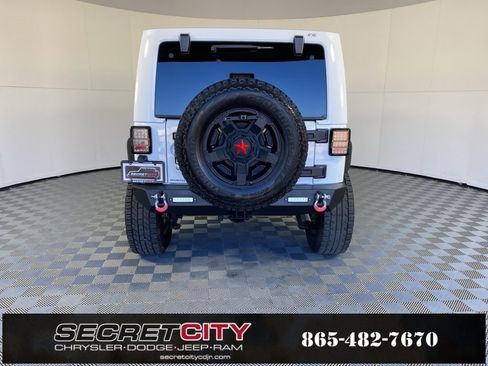Used 2018 Jeep Wrangler Unlimited Sahara w/ Connectivity Group image 6