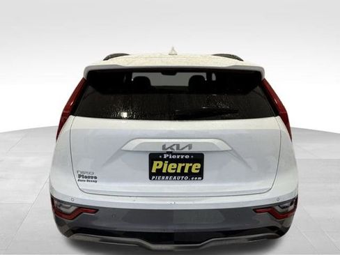 Used 2023 Kia Niro Wave image 3