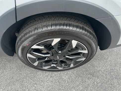 New 2025 Kia Sorento EX w/ Panoramic Sunroof Package image 9