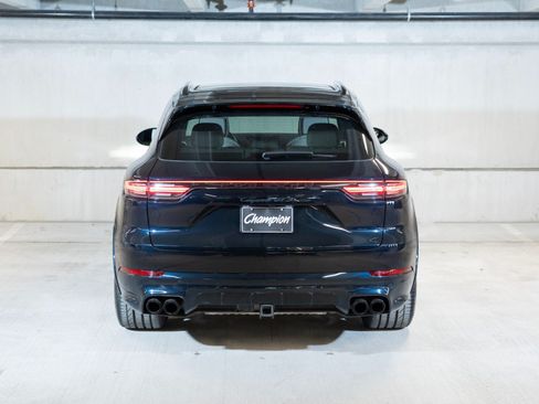 Certified 2023 Porsche Cayenne GTS AWD/4WD image 10