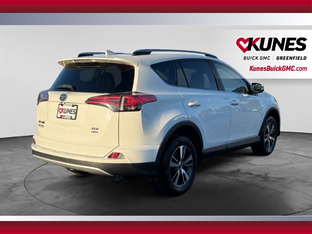 Used 2018 Toyota RAV4 XLE w/ Plus Extra Value Package AWD/4WD image 10