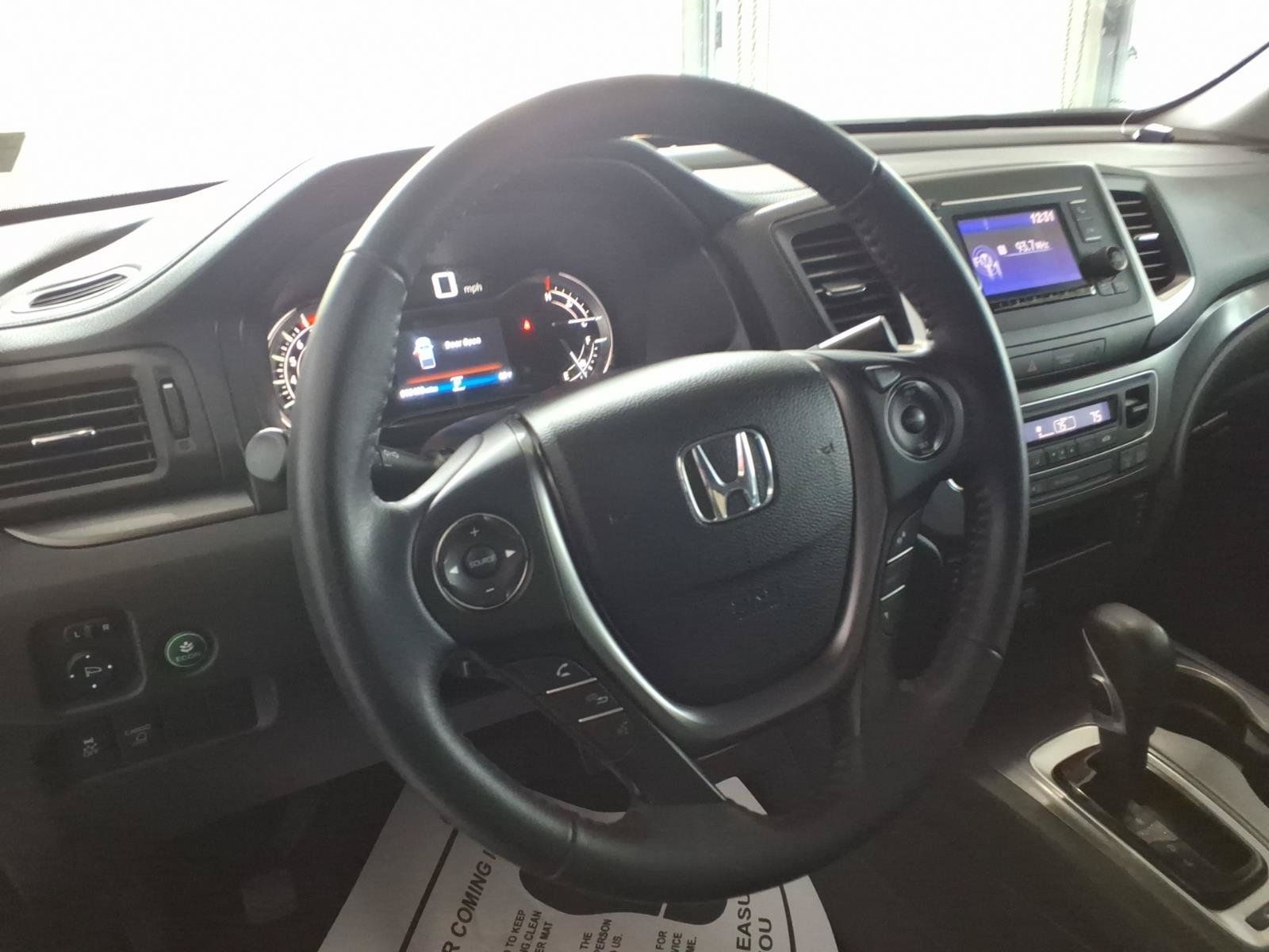 Used 2017 Honda Ridgeline RTL image 11