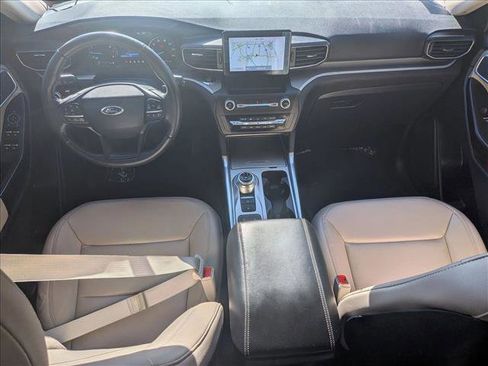 Used 2020 Ford Explorer XLT w/ Equipment Group 202A image 18