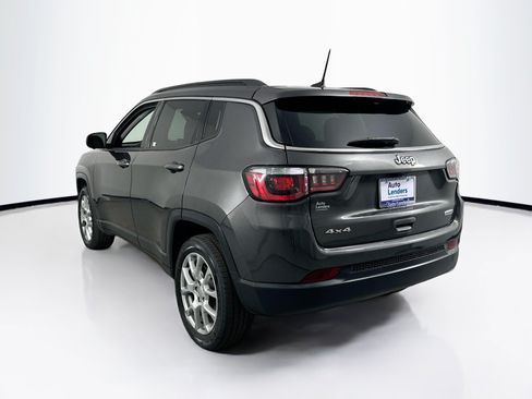Used 2022 Jeep Compass Latitude w/ Sun and Sound Group AWD/4WD image 7
