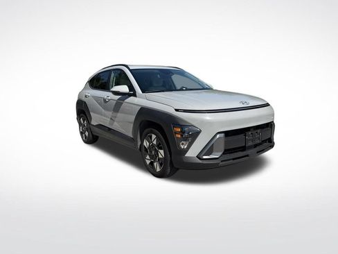 Used 2024 Hyundai Kona SEL FWD image 2