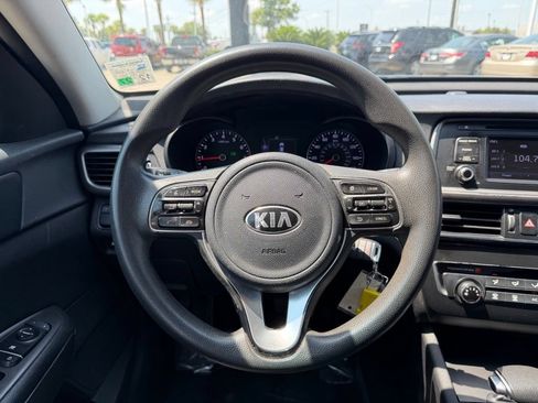 Used 2017 Kia Optima LX FWD image 18