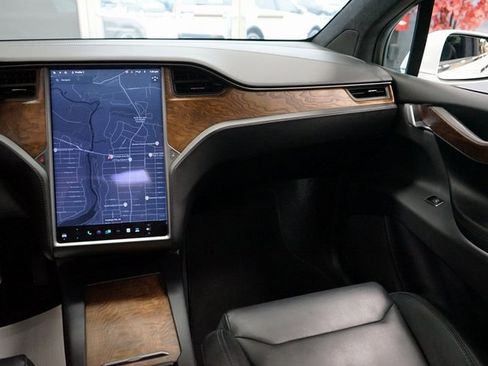 Used 2020 Tesla Model X Long Range image 13