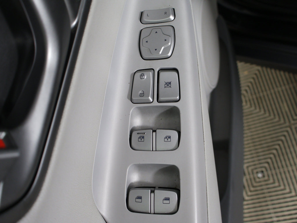 Certified 2021 Hyundai Kona Limited FWD image 32