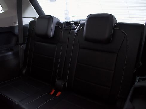 Used 2021 Volkswagen Tiguan SE FWD image 27