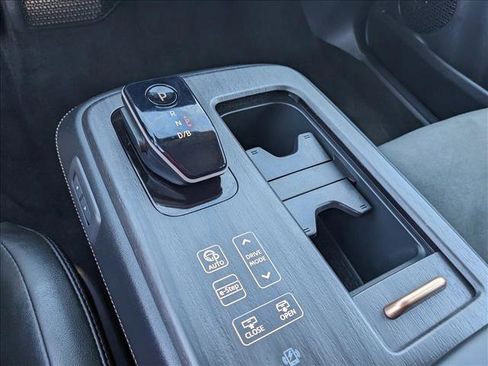 Used 2023 Nissan Ariya FWD image 13