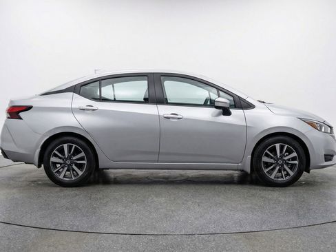 Used 2025 Nissan Versa SV image 11