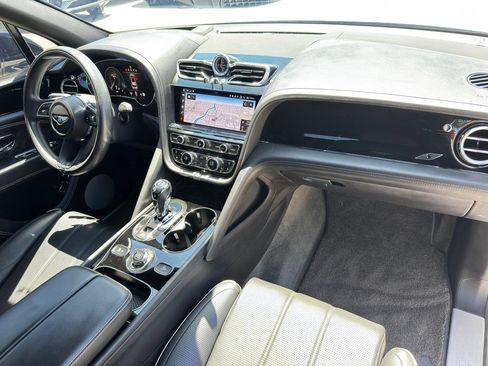 Used 2022 Bentley Bentayga AWD/4WD image 26
