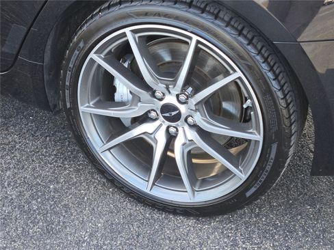 Used 2025 Genesis G70 2.5T image 19