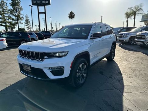 Used 2024 Jeep Grand Cherokee Limited 4xe AWD/4WD image 3