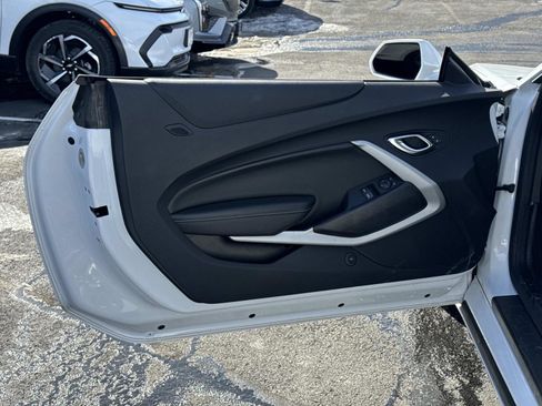 Used 2021 Chevrolet Camaro LT image 17