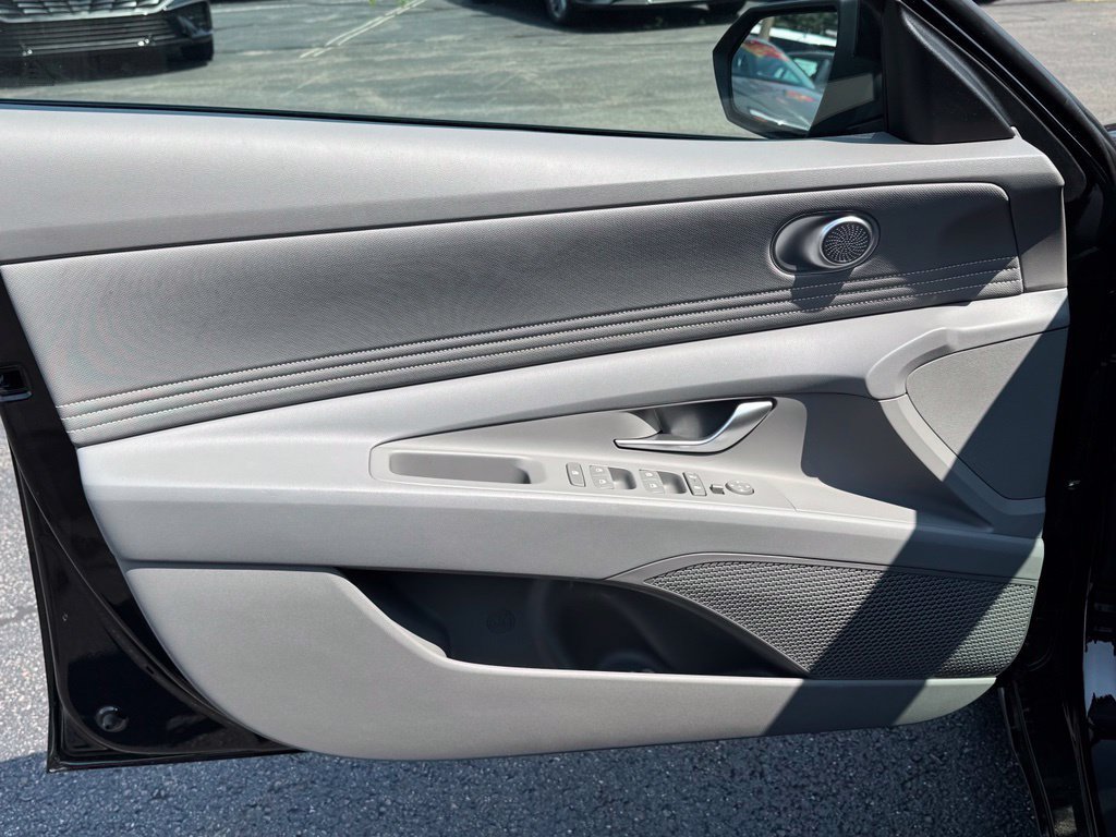 New 2026 Hyundai Elantra SEL FWD image 29