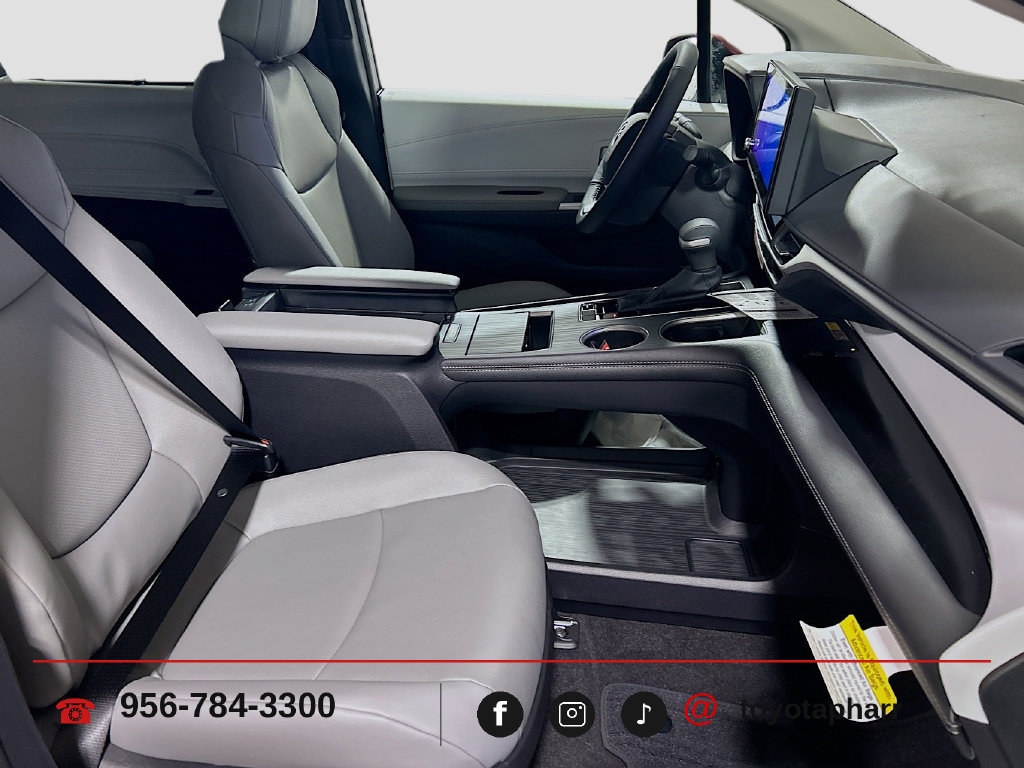 New 2026 Toyota Sienna XLE FWD image 30