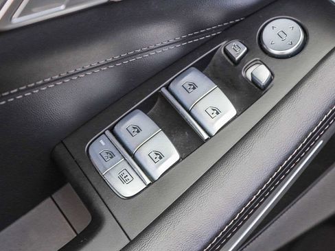 Used 2022 BMW X7 M50i w/ Dynamic Handling Package image 31