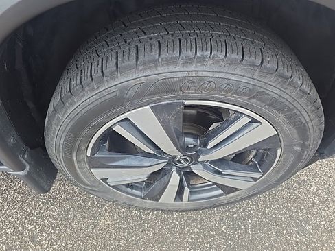 Used 2022 Nissan Rogue SL w/ SL Premium Package image 7