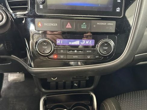 Used 2018 Mitsubishi Outlander LE image 23