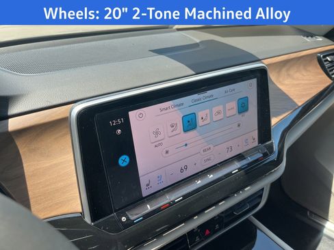 New 2026 Volkswagen Atlas SE FWD image 17