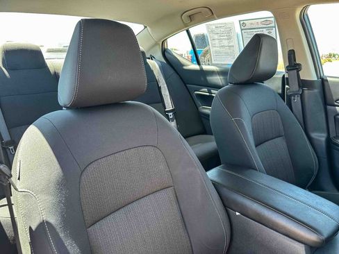 Used 2025 Nissan Altima 2.5 SV FWD image 23