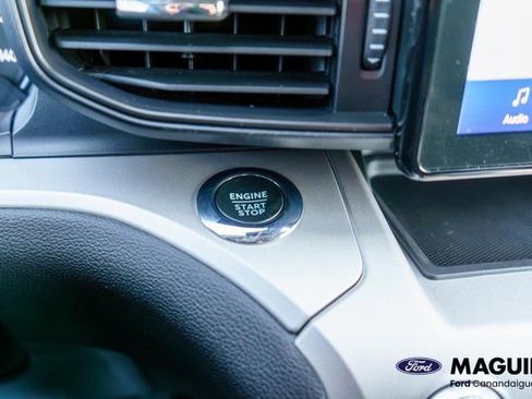 Used 2023 Ford Explorer XLT AWD/4WD image 24