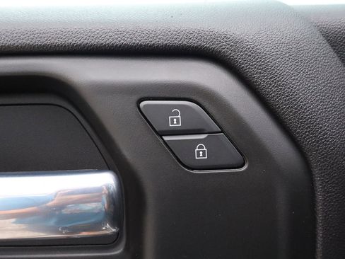 Used 2023 Chevrolet Silverado 1500 Custom Trail Boss w/ LPO, Dark Essentials Package image 18