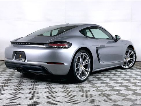 Used 2025 Porsche 718 Cayman RWD image 9