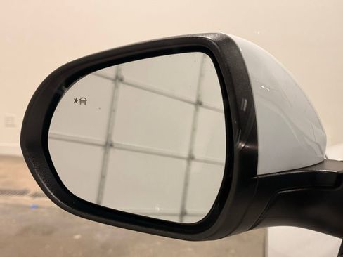 Used 2024 Buick Encore GX Sport Touring image 12