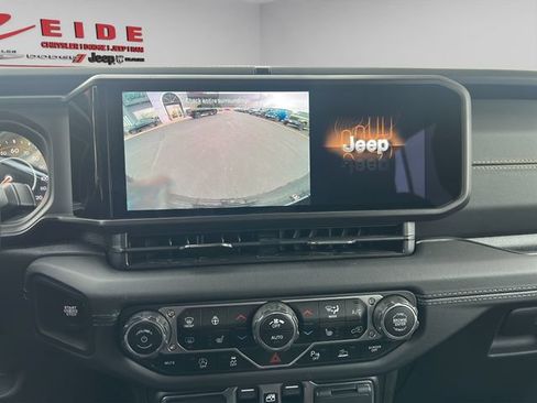 New 2025 Jeep Wrangler Unlimited Sahara w/ Safety Group AWD/4WD image 18