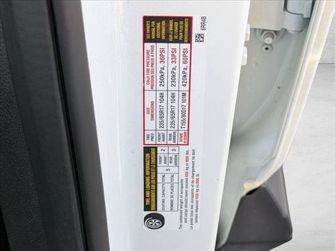 Used 2024 Nissan Rogue S FWD image 14