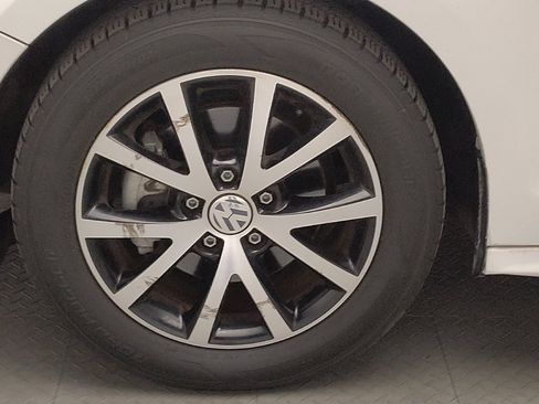 Used 2017 Volkswagen Jetta SE image 31