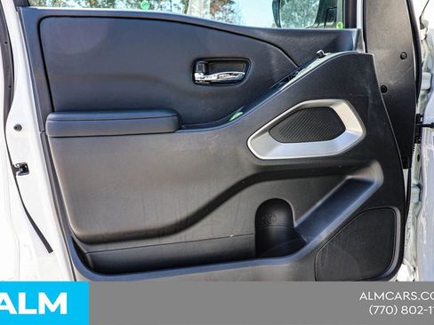 Certified 2025 Nissan Frontier SV RWD image 46