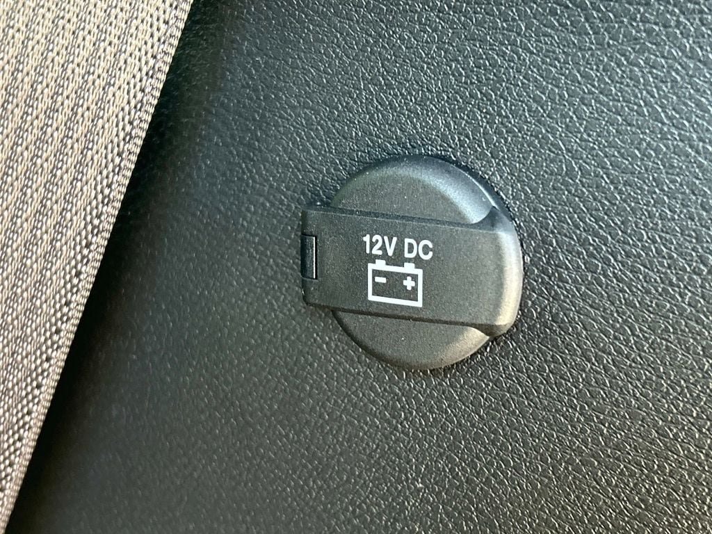 Used 2026 Chrysler Pacifica Select AWD/4WD image 13