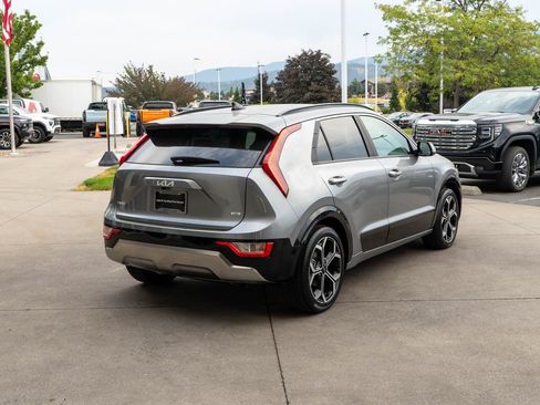 Certified 2024 Kia Niro EX Touring FWD image 7