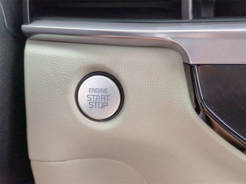 Certified 2025 Kia Sorento EX image 16