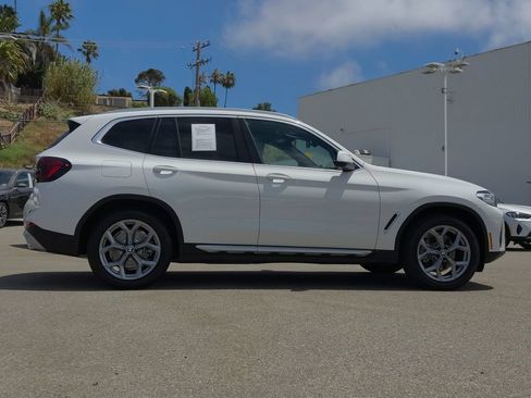 Used 2024 BMW X3 xDrive30i w/ Premium Package AWD/4WD image 3