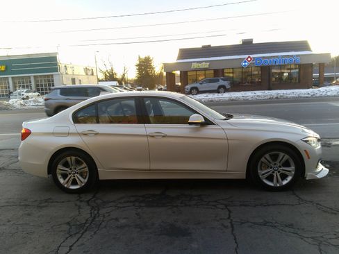 Used 2017 BMW 330i xDrive xDrive image 10