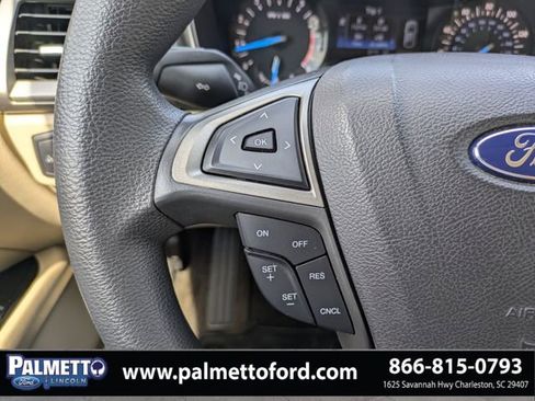 Used 2016 Ford Fusion SE FWD image 23