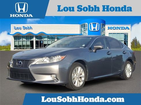 Used 2013 Lexus ES 300h image 1
