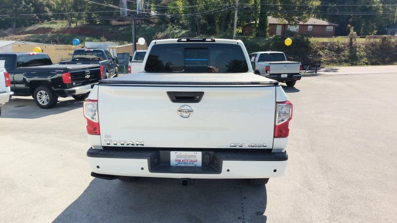 Used 2020 Nissan Titan SV w/ SV Convenience Package AWD/4WD image 4