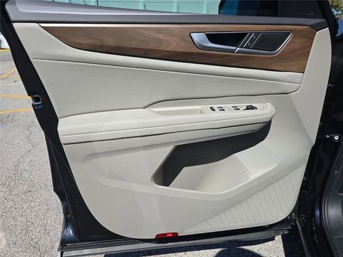 New 2026 Volkswagen Atlas SE image 13